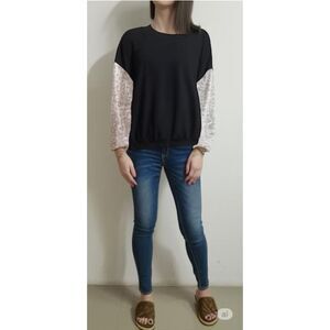 Cozy and Soft Ocean Drive Medium Top Shirt Sweatshirt black/ animal print NWT